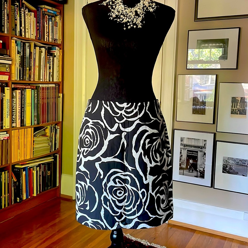 Ann Taylor Black and White Floral Midi Skirt